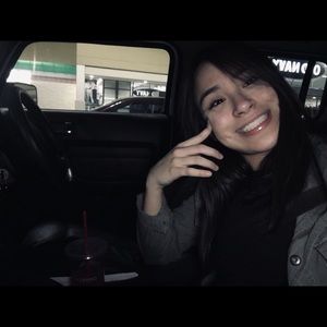 Meet your Posher, Amaya